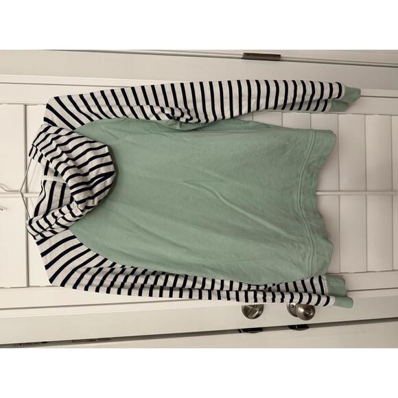 Orvis Women's Color Block Hooded Pullover in seafoam green with striped sleeves - Picture 6 of 7